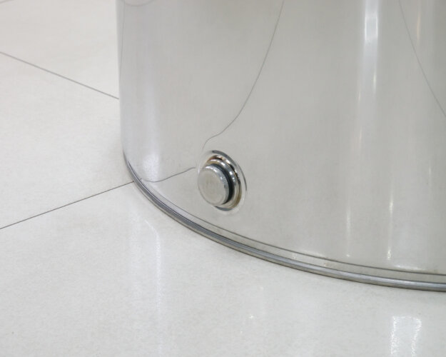 Ёмкость с пневмо и пылезащитной крышкой 